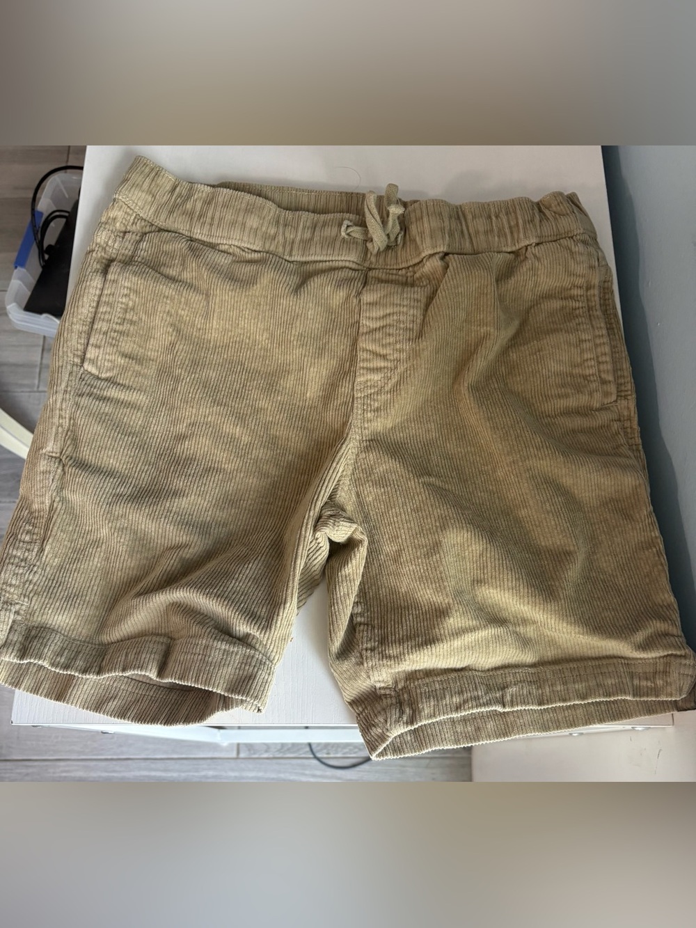 Hang Ten Corduroy Shorts – Size S – Excellent Condition